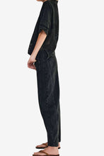 Load image into Gallery viewer, Ladies Mid Rise Wide Leg Barrel Jeans