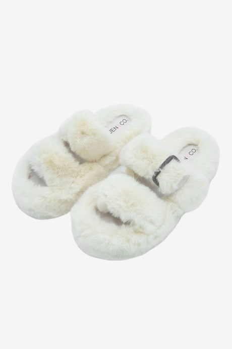 Fluffy Slippers w/ Buckle