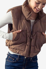 Load image into Gallery viewer, Stand Collar Quilt Cropped Puffer Vest